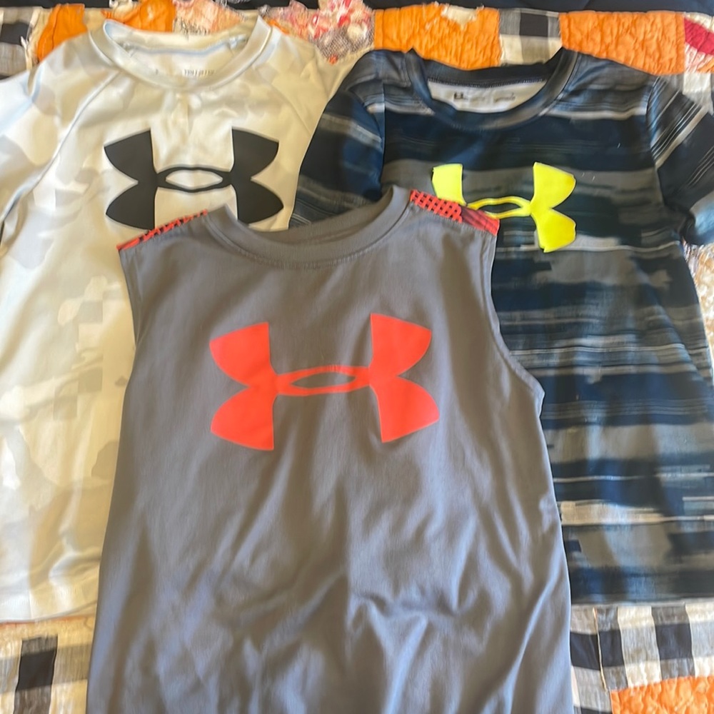 Set of three under armour boys short sleeve and sleeveless
